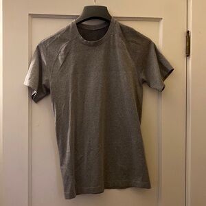 Lululemon t-shirt